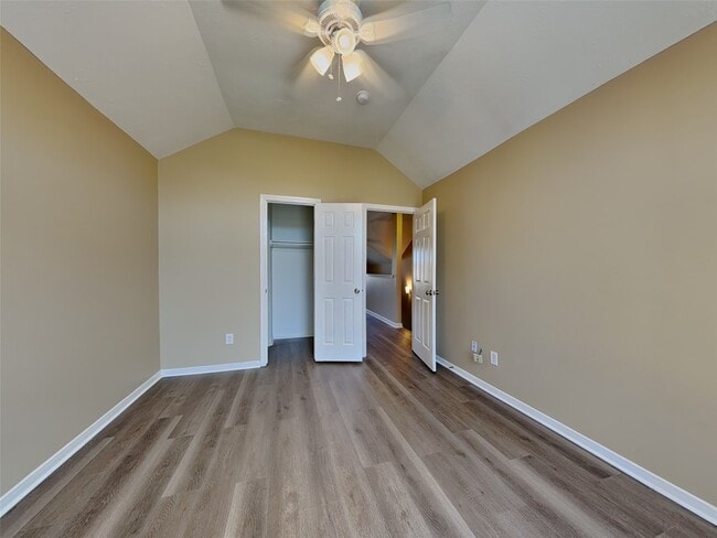 Building Photo - 22806 Tara Way Dr