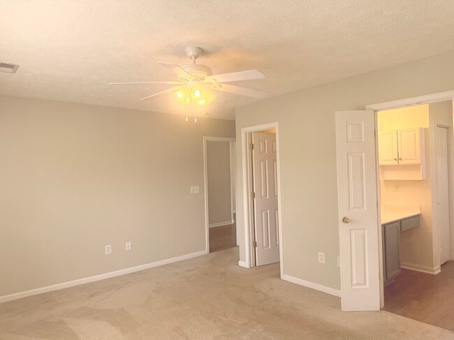 Building Photo - 112 Centennial Cir