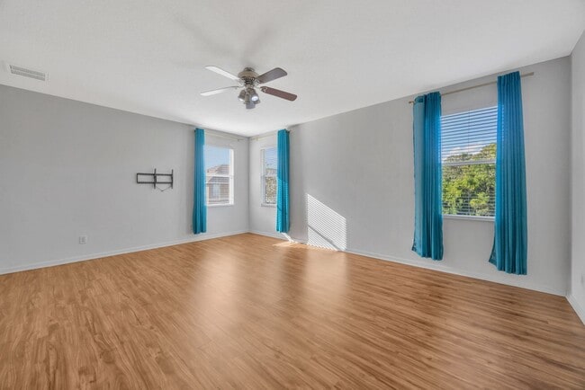 Building Photo - 10414 Tulip Field Way