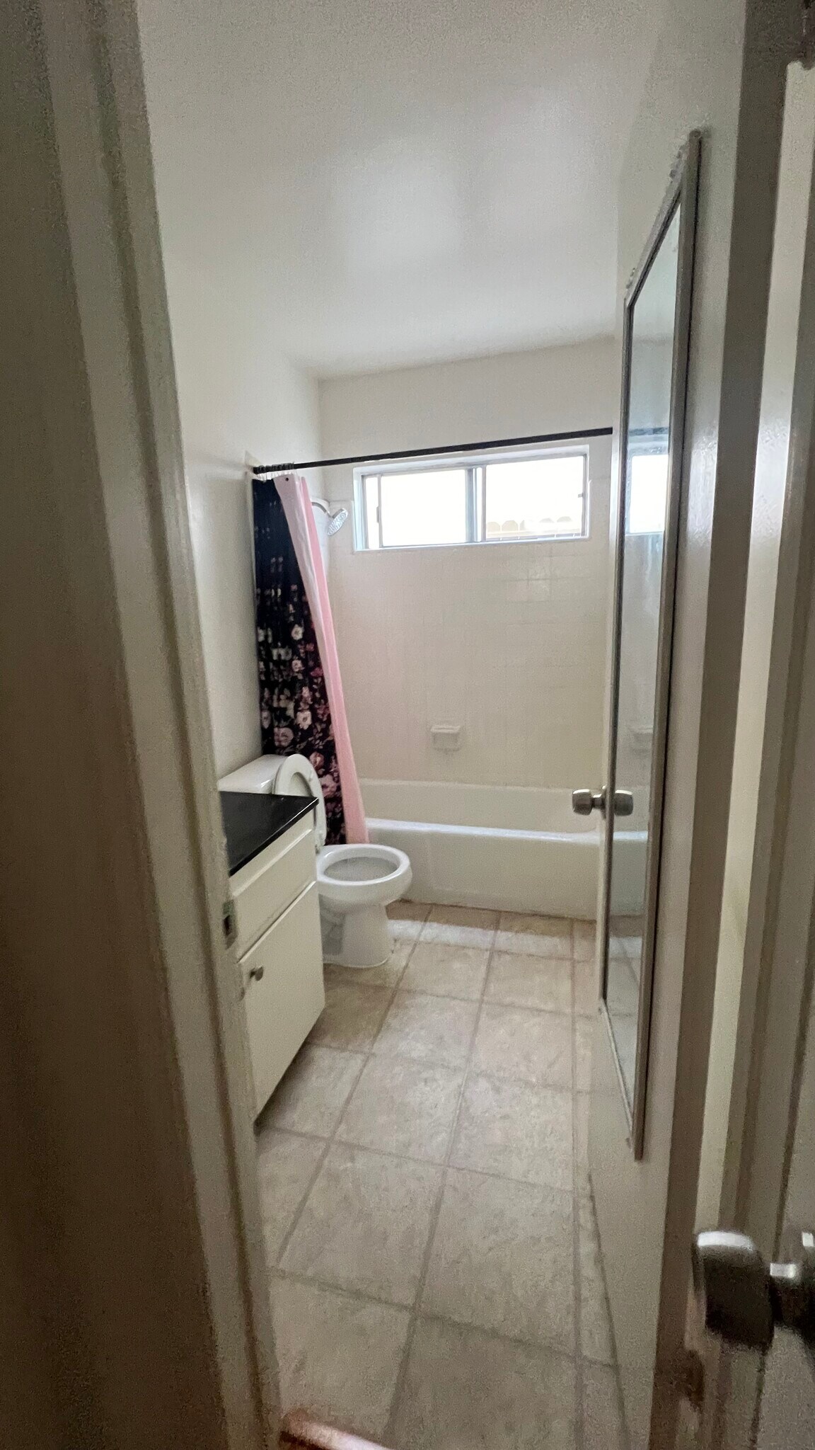 Building Photo - 3562 Mentone Ave