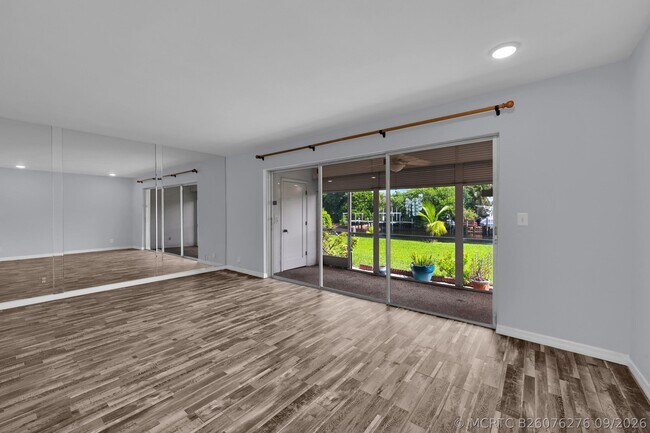 Building Photo - 342 Southwind Dr
