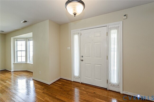 Building Photo - 811 Kiefer Field Ct