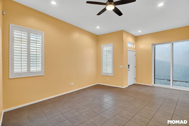 Building Photo - 841 E Park Modern Dr