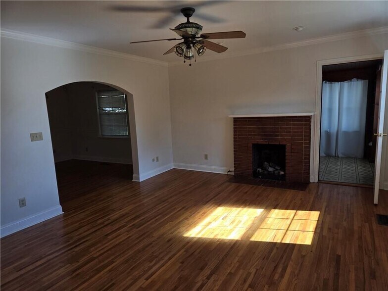 Building Photo - 11954 Fairmount Hwy SE