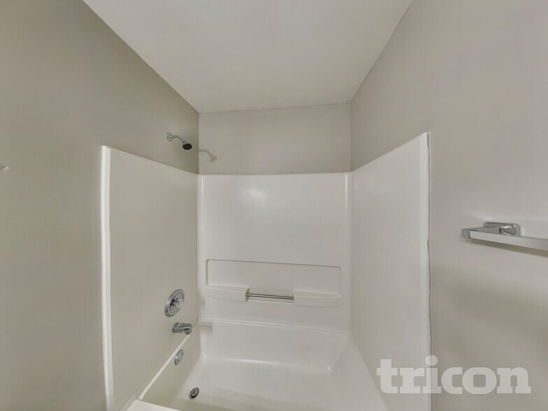 Building Photo - 708 Percevil Point