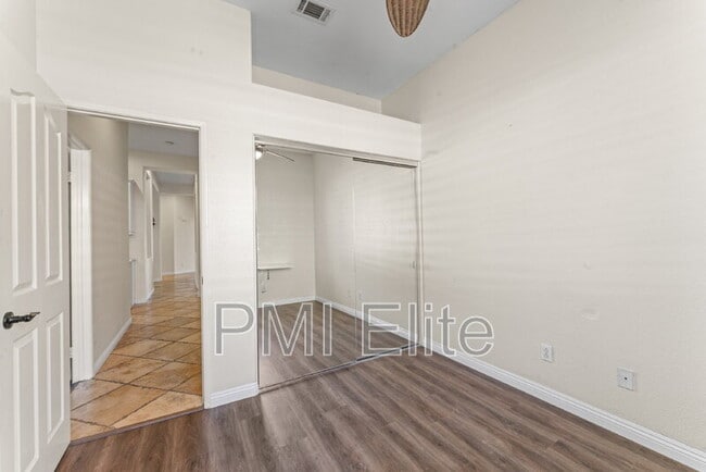 Building Photo - 34677 Desert Rd