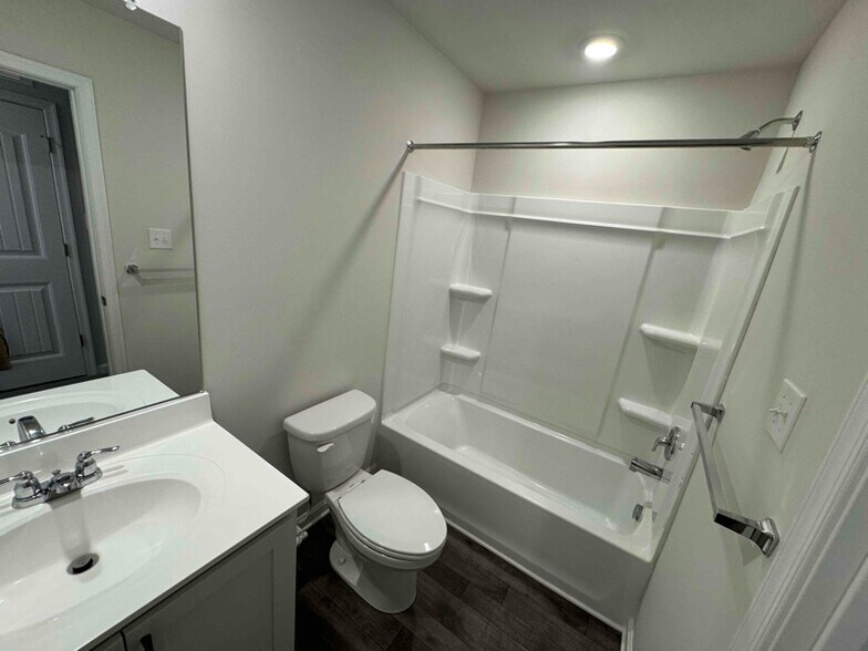 Building Photo - 81 Pepperwood Dr