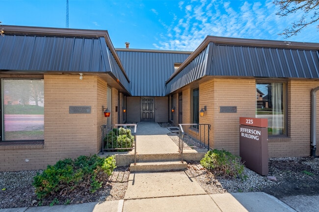 Building Photo - Plymouth