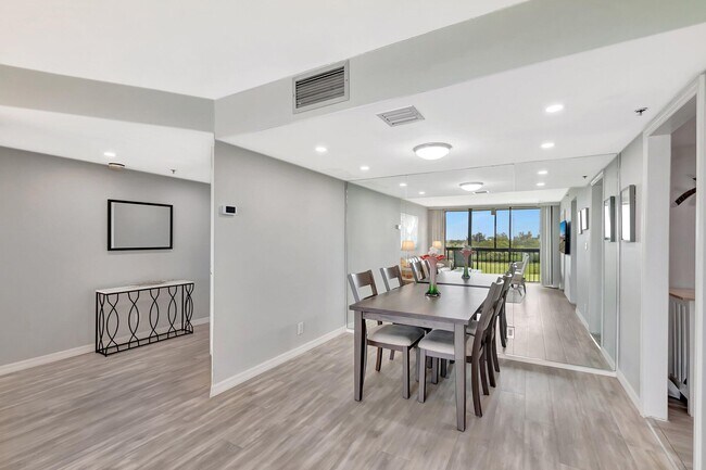 Building Photo - 1566 Bridgewood Dr