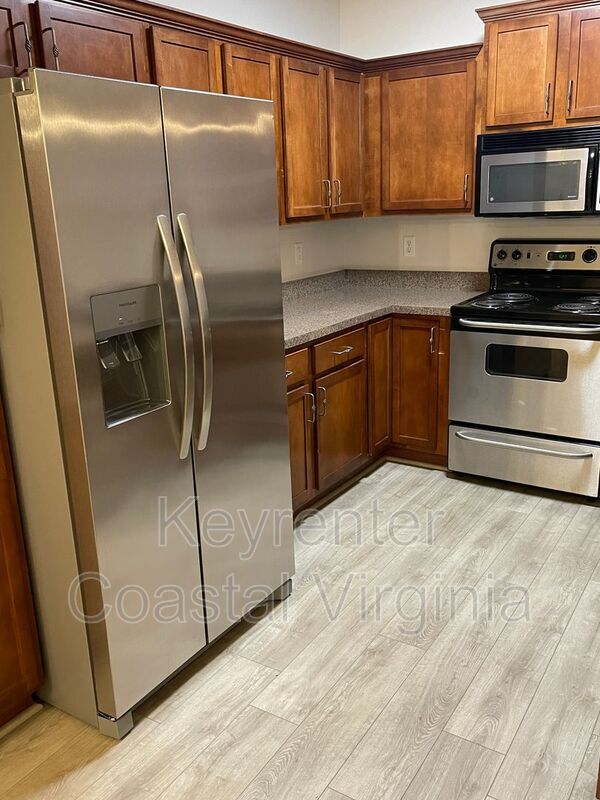 Building Photo - 1201 Broad Water Arch