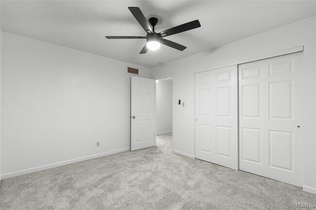 Building Photo - 307 Britanna Dr