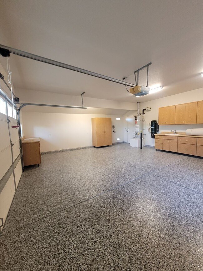 Building Photo - Sun City Lincoln Hills - Quiet courtyard with garden service & solar electric