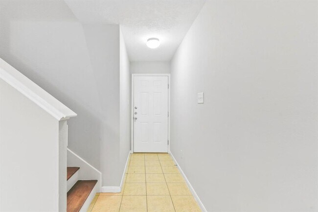 Building Photo - 16013 Sweetwater Fields Ln