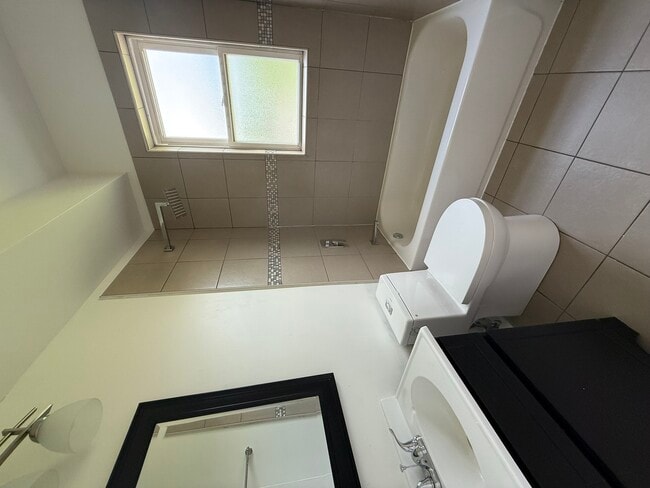 Building Photo - 7626 S Drexel Ave