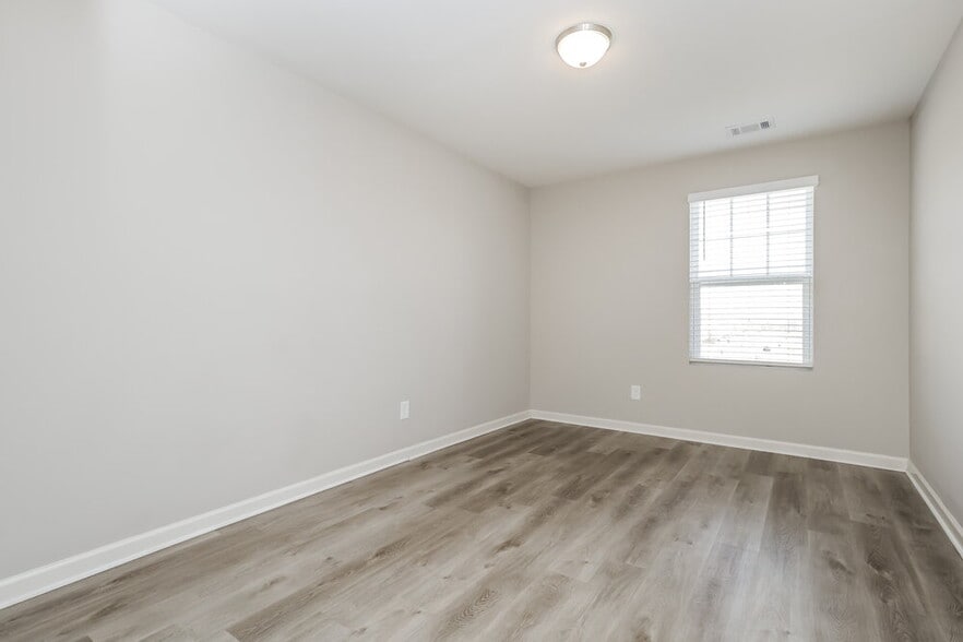 Building Photo - 1069 Cold Water Dr