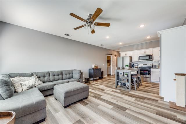 Building Photo - 1429 E Odneal St