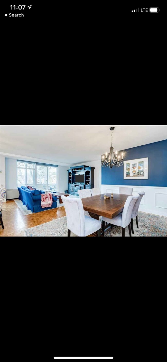 Building Photo - 1028 Farmington Ave