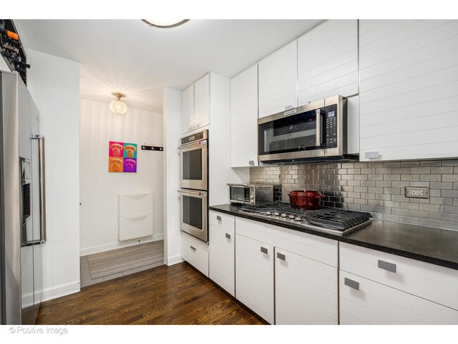 Building Photo - 150 W Eugenie St