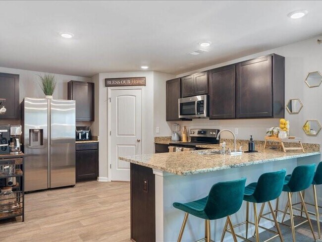 Building Photo - 174 Goodall Woods Dr