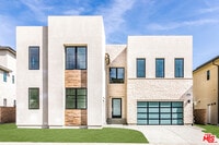 Building Photo - 11770 Hillsborough Ln