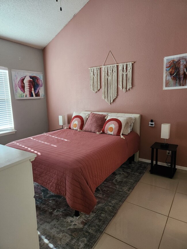 Building Photo - 3029 Tierra Salada Dr