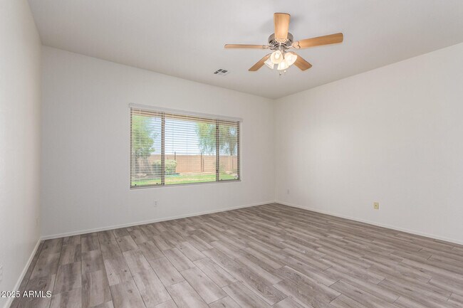 Building Photo - 15668 W Meadowbrook Ave