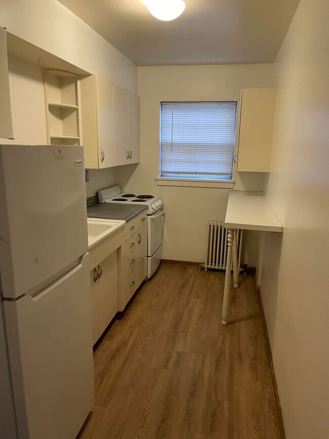 Interior Photo - 3551-3559 Huntington Ave S.