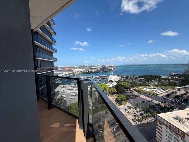 Building Photo - 398 NE 5th St