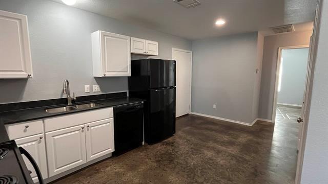 Building Photo - 905 W 7th St