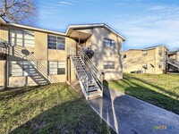 Building Photo - 742 Martindale Rd