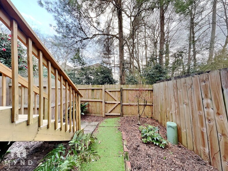 Building Photo - 6608 Park Ave