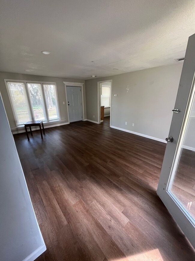 Building Photo - 1128 Dean Forest Rd