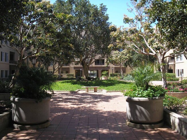 Building Photo - 3440 Lebon Dr