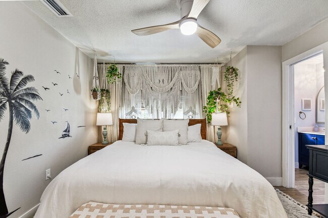 Building Photo - 11250 2nd St E