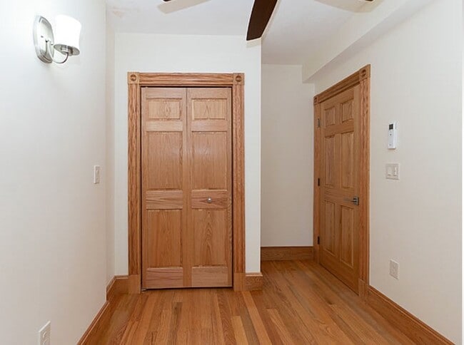 Building Photo - 48 Garden St