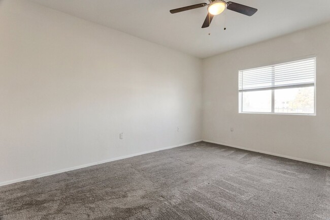 Building Photo - 2 Bedroom Paradise Valley Gem with Private...