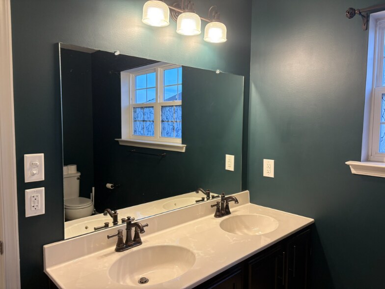 Building Photo - 3098 Goshen Dr