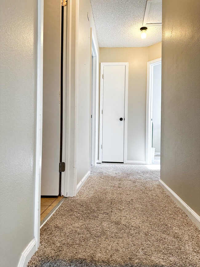 Building Photo - 4304 Horizonpoint Dr