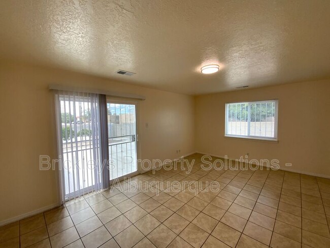 Building Photo - 12700 Mountain Rd NE