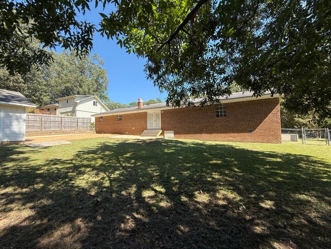 Building Photo - CHARMING UPDATED HOME FOR RENT IN GUNTERSV...