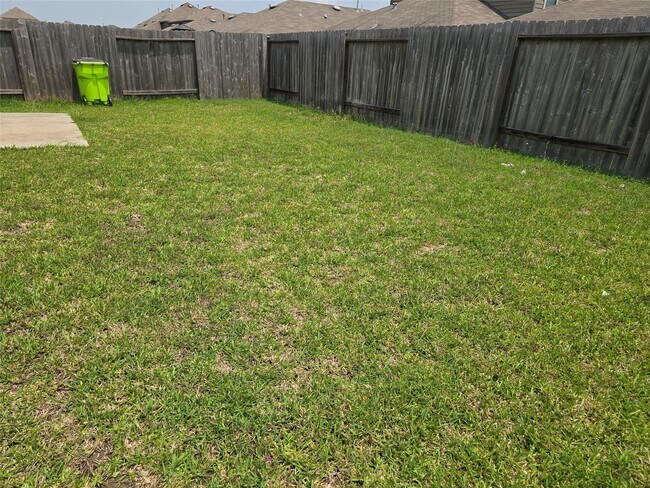 Building Photo - 2711 Summer Ln