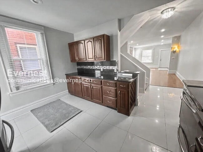 Building Photo - 430 Morrison Ave