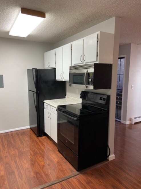 Building Photo - 5034 El Camino Dr