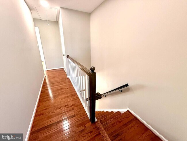 Building Photo - 6166 Wellington Commons Dr