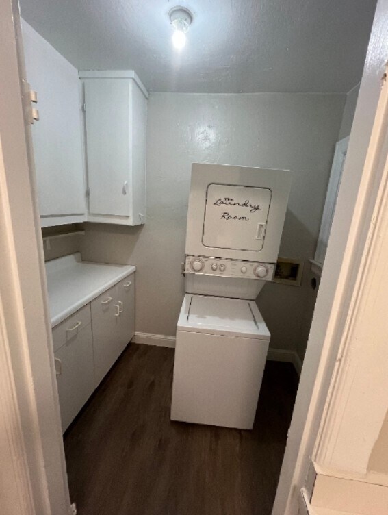 Building Photo - 342 W 10th St