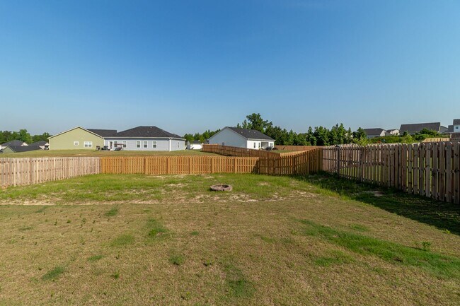 Building Photo - Like New, 4/2, Ranch Home In Grovetown!