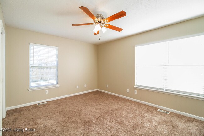 Building Photo - 7913 Kenhurst Dr