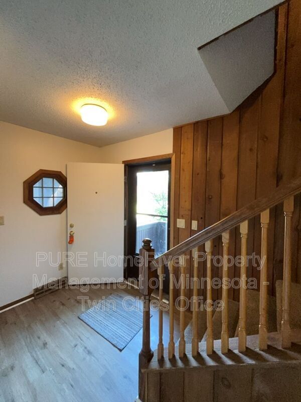 Building Photo - 1514 N Timber Ridge