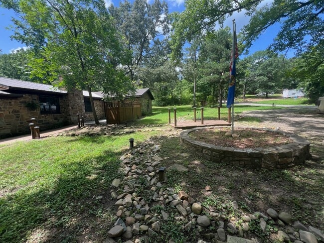 Building Photo - 247 Pine Lake Rd