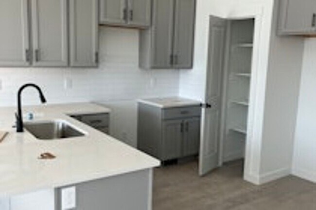 Building Photo - 3348 W 1570 N